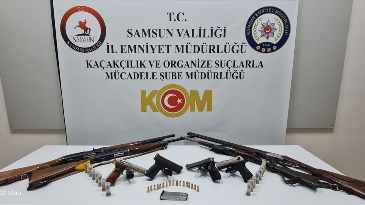 Samsun'da Kaçak Silah Operasyonu: Araç Lastiği ve Bazadan Silah Çıktı