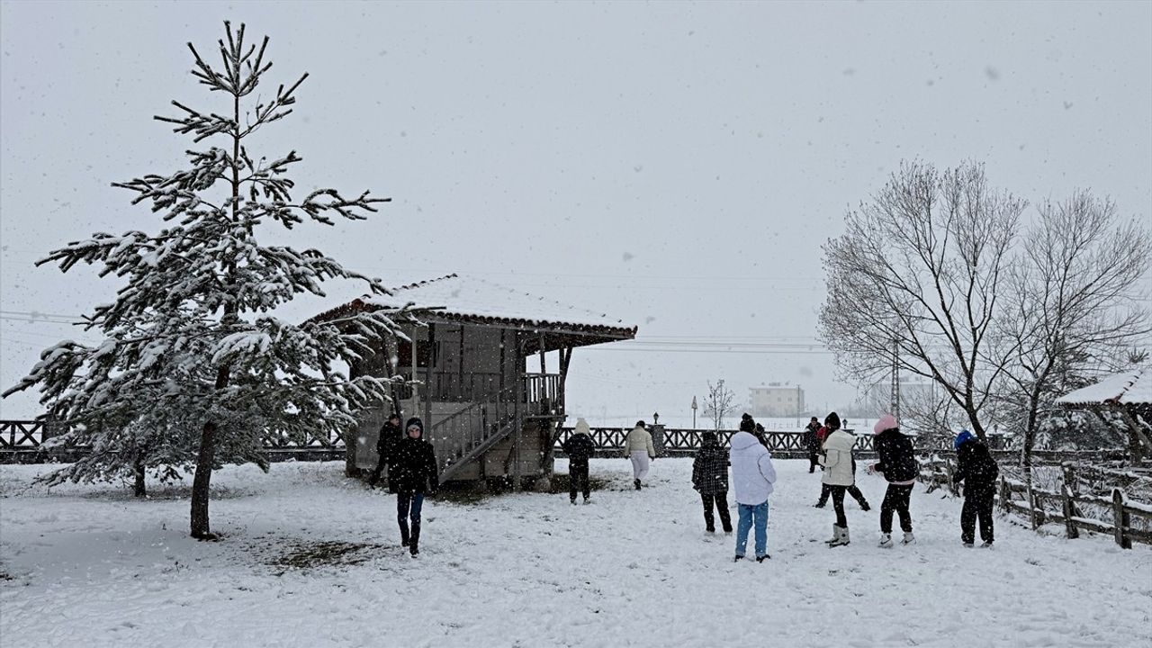 Samsun'un Yüksek Kesimlerinde Kar Yağışı Etkili Oldu