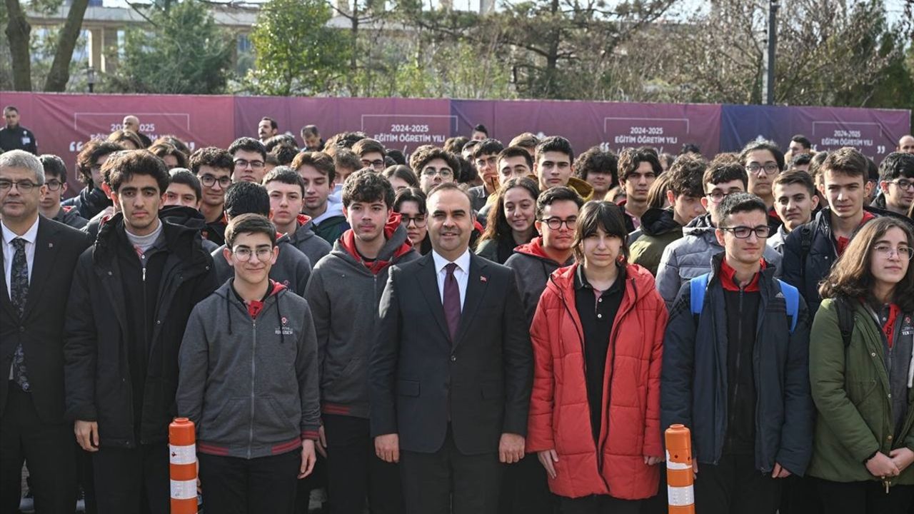 Sanayi ve Teknoloji Bakanı Kacır'dan TÜBİTAK Fen Lisesi'ne Ziyaret