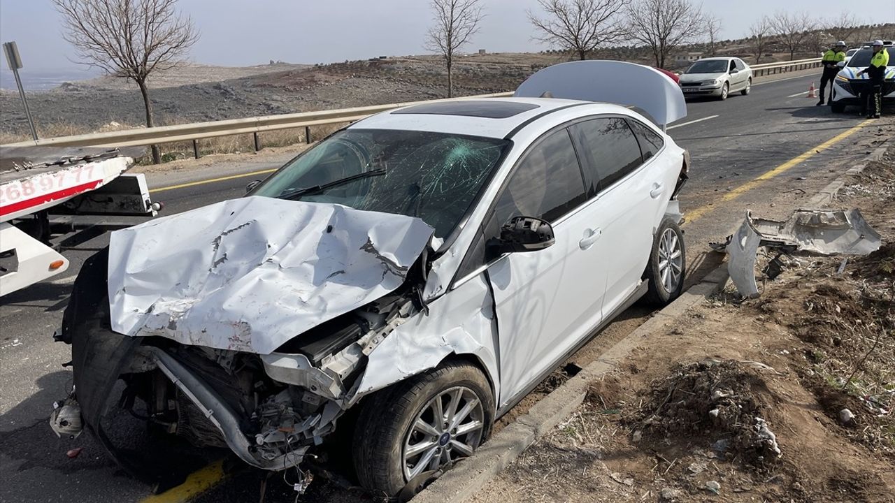 Şanlıurfa'da Zincirleme Trafik Kazası: 4 Araç Karıştı