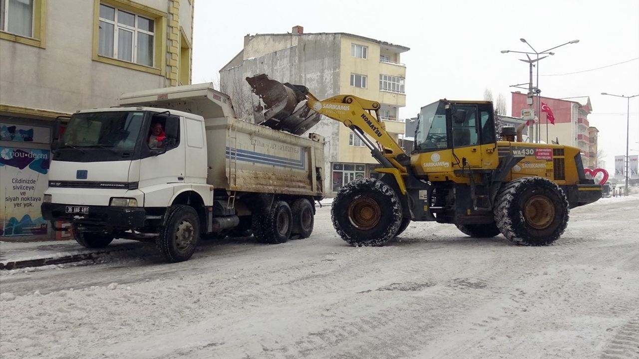 Sarıkamış'ta Kar Temizleme Çalışmaları Devam Ediyor