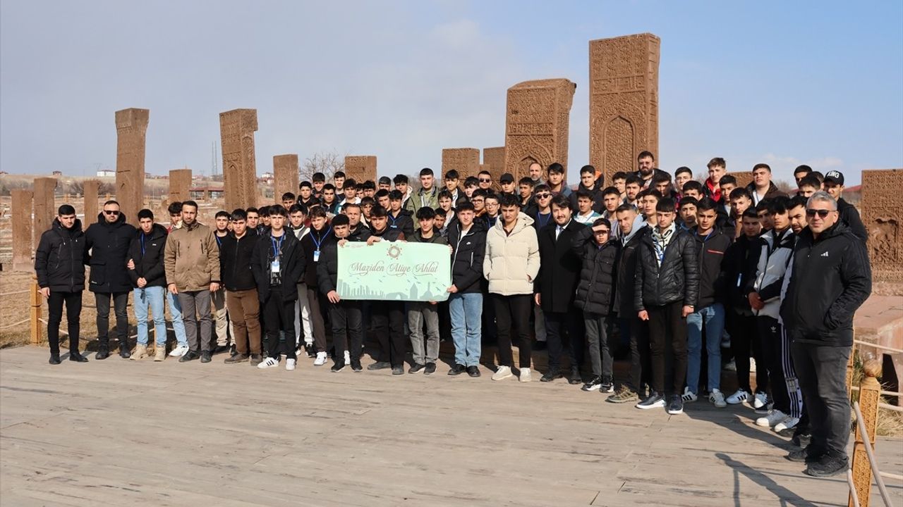 Şehit ve Gazi Çocukları Bitlis'te Tarihi Mekanları Keşfetti