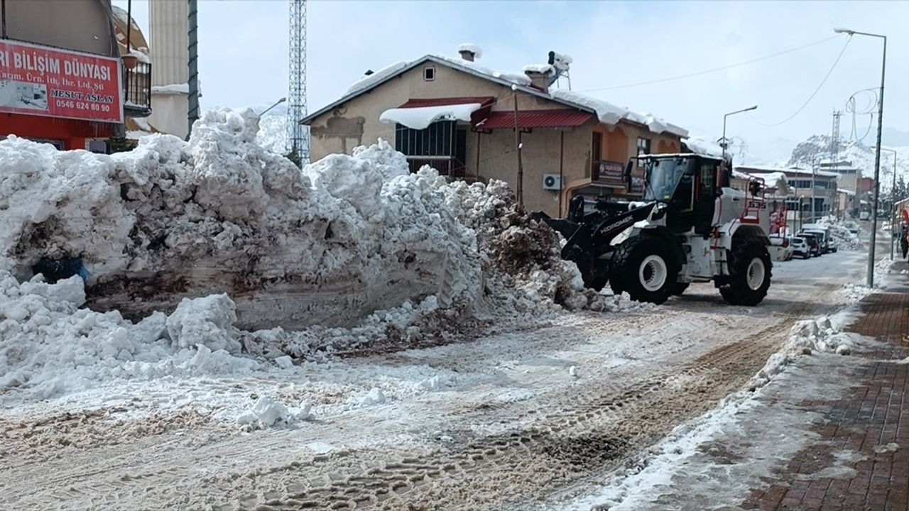 Şırnak'ta Paletli Ambulansla Hastaya Acil Yardım