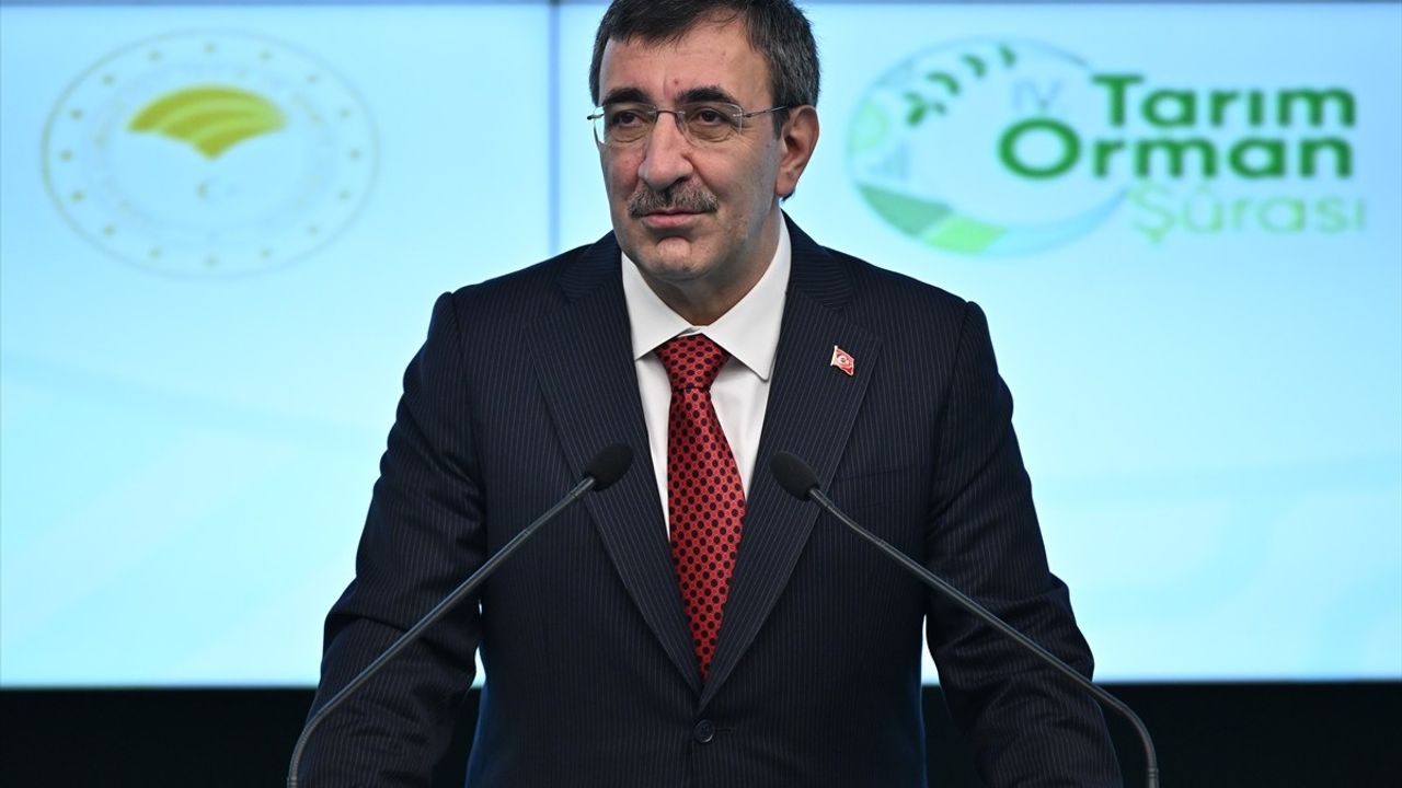 Tarım ve Orman Bakanı Yumaklı, Kırsalda Sürdürülebilir Yaşam Üzerine Konuştu