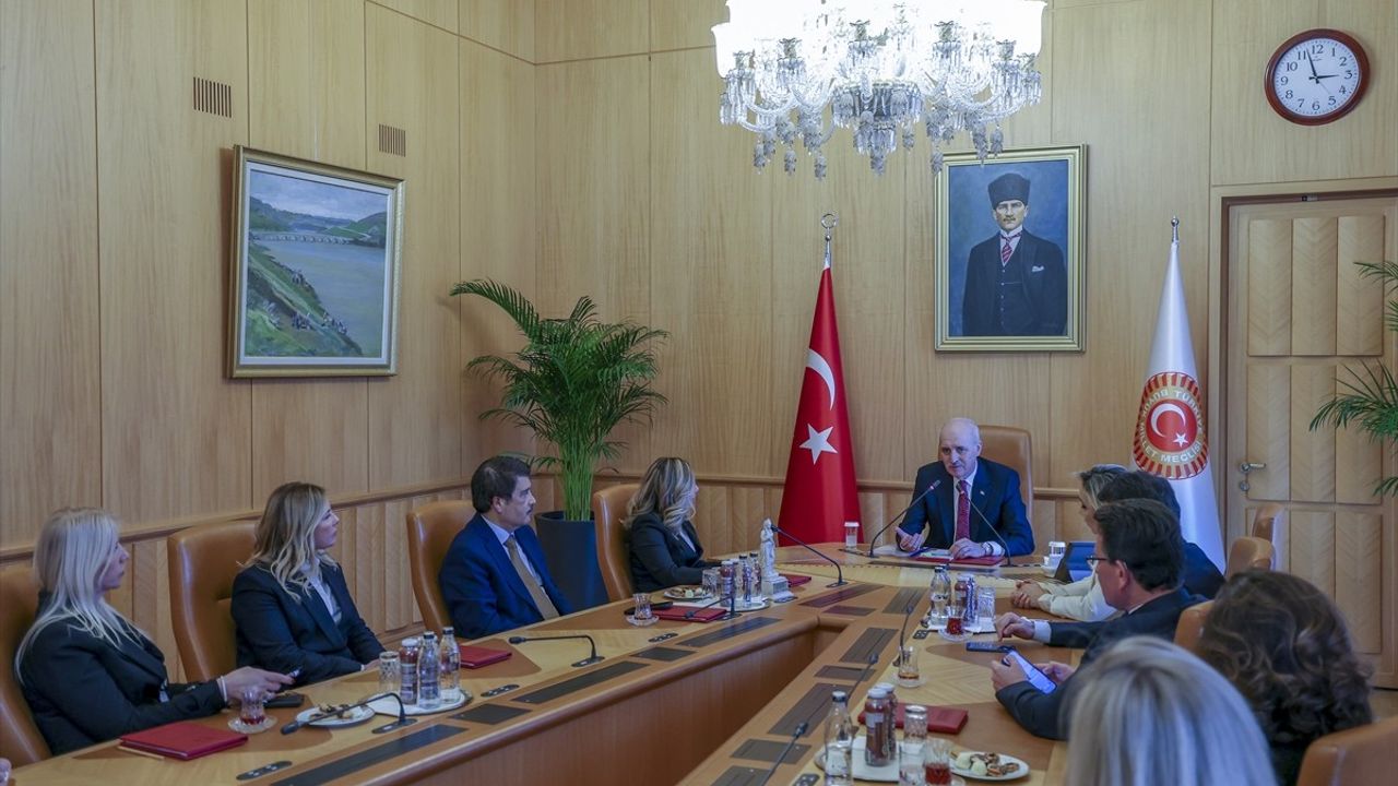 TBMM Başkanı Kurtulmuş, Antalya İş Kadınları Derneği'ni Ağırladı