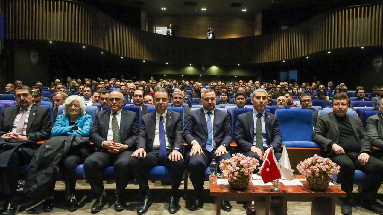 TCMB Başkanı Fatih Karahan, Uşak'ta İş Dünyası Temsilcileriyle Buluştu