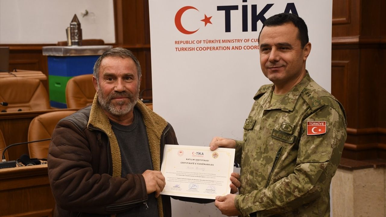 TİKA'nın Kosova'daki Arıcılara Eğitimi
