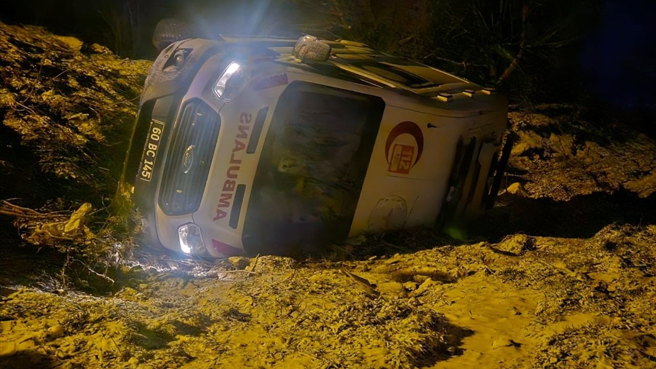 Tokat'ta Devrilen Ambulans Kazası