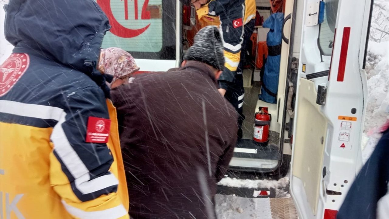 Tokat'ta Kar Yağışı Sonrası Acil Ambulans Hizmeti