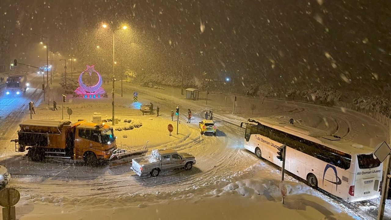 Trabzon-Giresun Güzergahında Tır Çarpışması