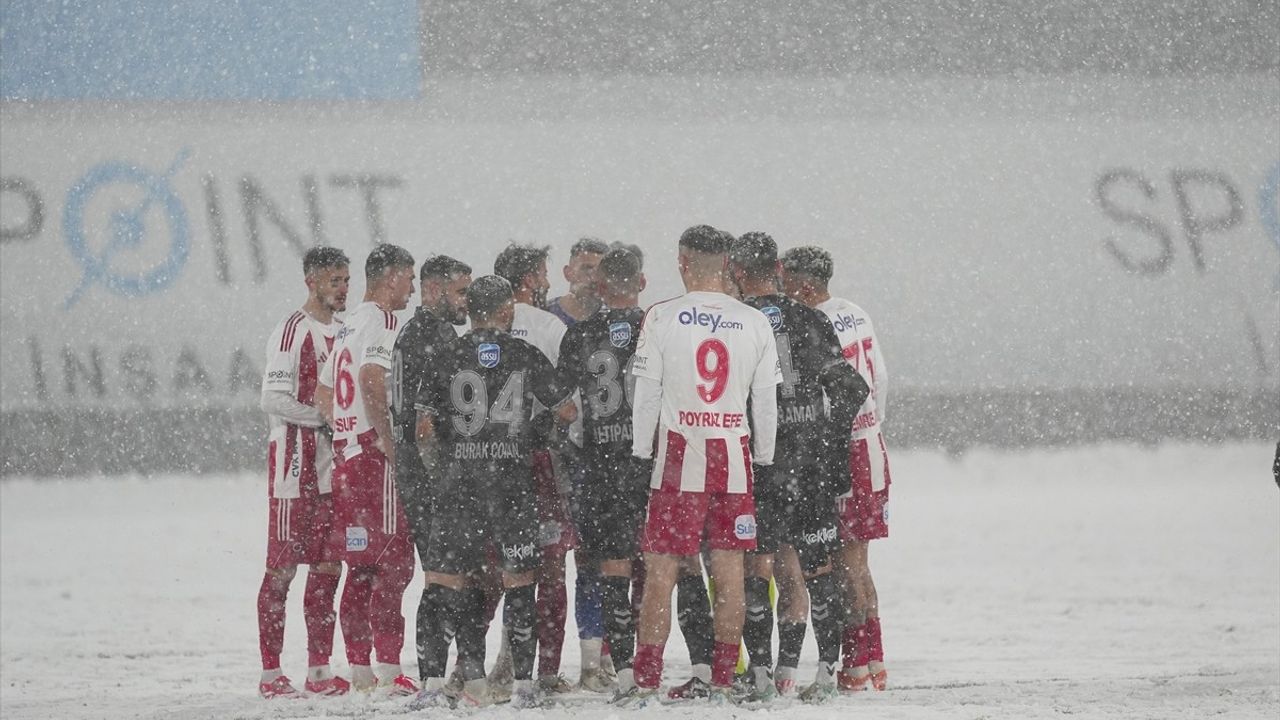 Trendyol 1. Lig'de Beraberlik: Central Hospital Ümraniyespor 0-0 Sakaryaspor