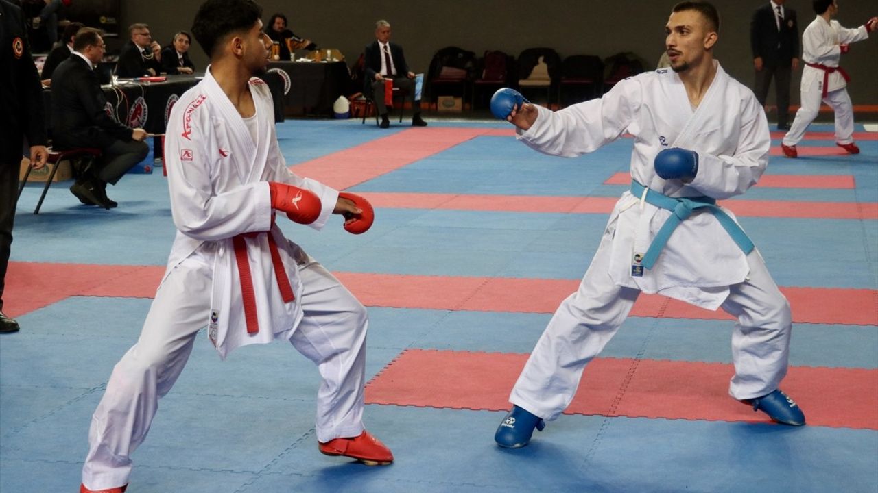 Türkiye Karate Şampiyonası Trabzon'da Devam Ediyor