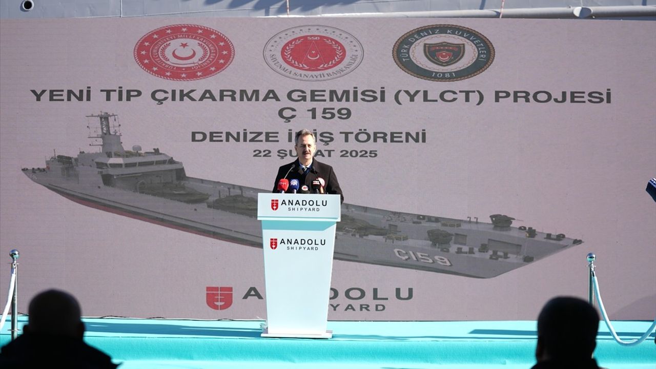 Türkiye'nin Yeni Tip Çıkarma Gemisi Ç-159 Denize İndirildi