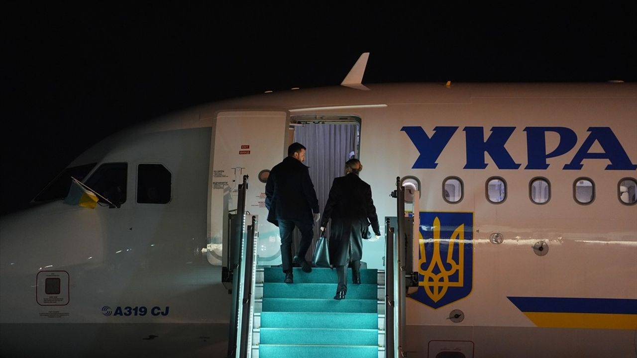 Ukrayna Devlet Başkanı Zelenskiy Türkiye'yi Terk Etti