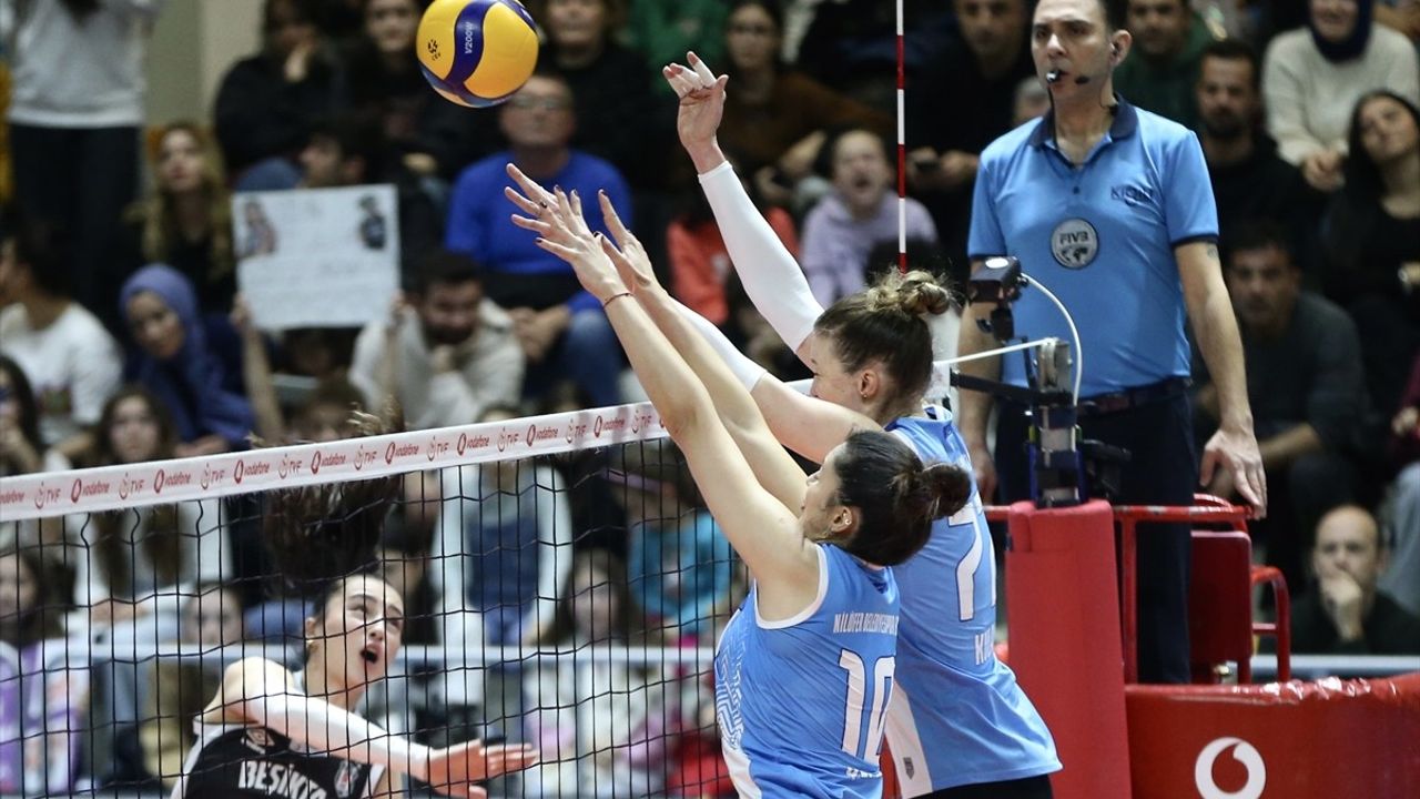 Voleybolda Nilüfer Belediyespor Eker, Beşiktaş'ı 3-0 Geçti