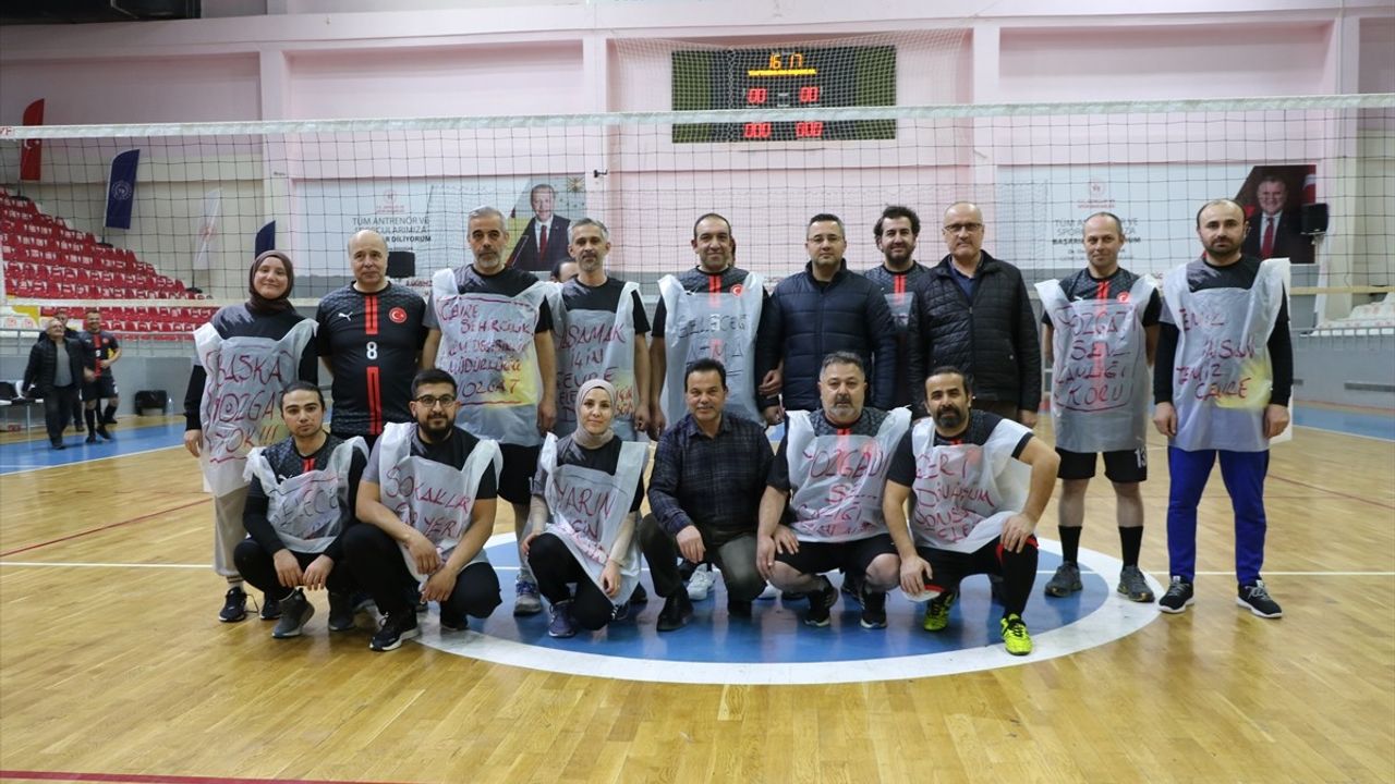 Yozgat Voleybol Takımı'ndan Çarpıcı Geri Dönüşüm Mesajı