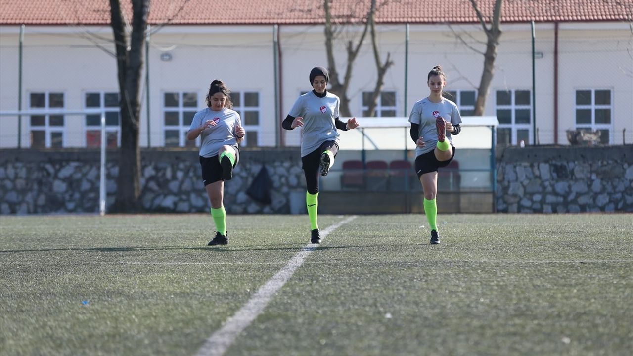 20 Yaşındaki Kadın Hakem Zirve Hedefliyor