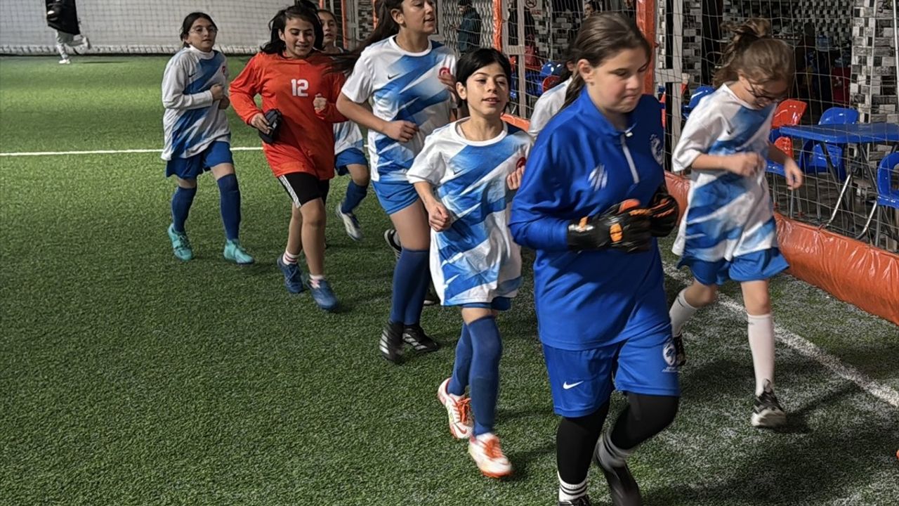 75. Yıl Mühibe Germirli Ortaokulu Kız Futbol Takımı'nın Hedefi