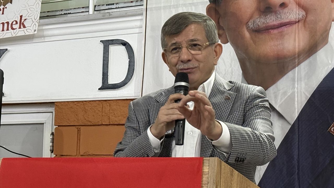 Ahmet Davutoğlu Tekirdağ'da İftar Programına Katıldı