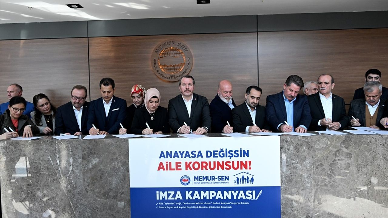 Aile Yılında Anayasa Değişsin, Aile Korunsun İmza Kampanyası