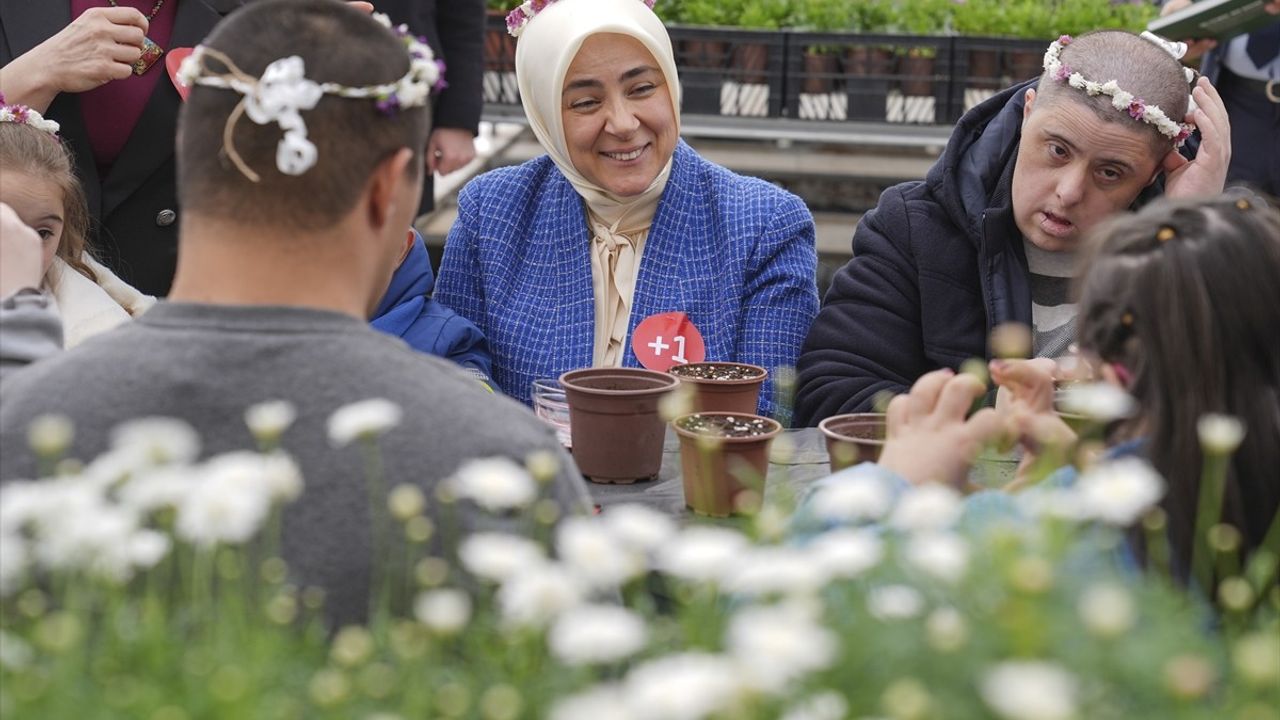 AK Parti Kadın Kolları Başkanı Ercan'dan Down Sendromlu Çocuklarla Etkinlik