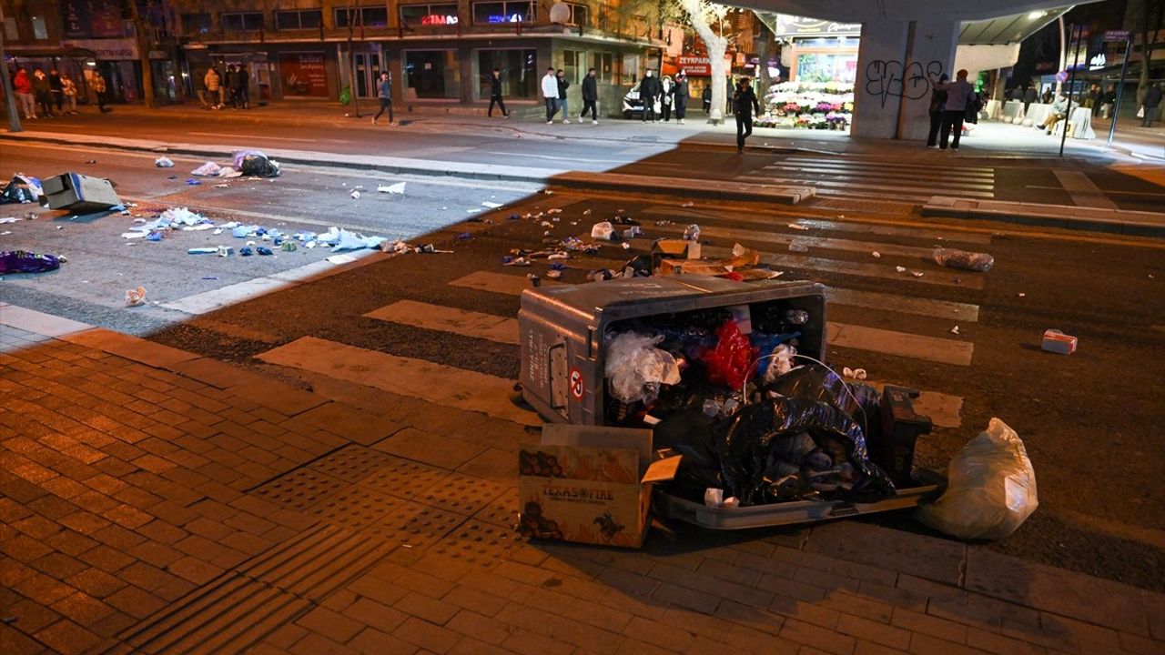 Ankara'daki İzinsiz Gösteride Polise Saldırı