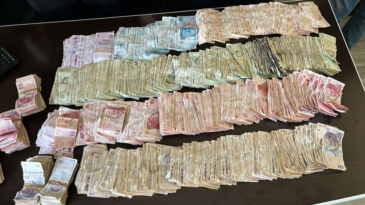 Antalya'da Dilenci Operasyonu: 45 Bin Lira Ele Geçirildi