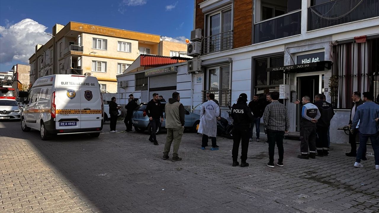 Aydın'da Yangın Faciası: İtfaiye Eri Turgay Gezgin'in Eşi ve İki Çocuğu Hayatını Kaybetti