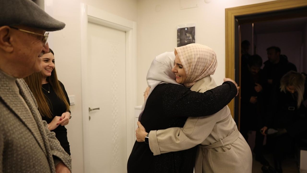 Bakan Göktaş Kırşehir'de 56 Yıllık Evlilikte Çay Davetini Kabullendi