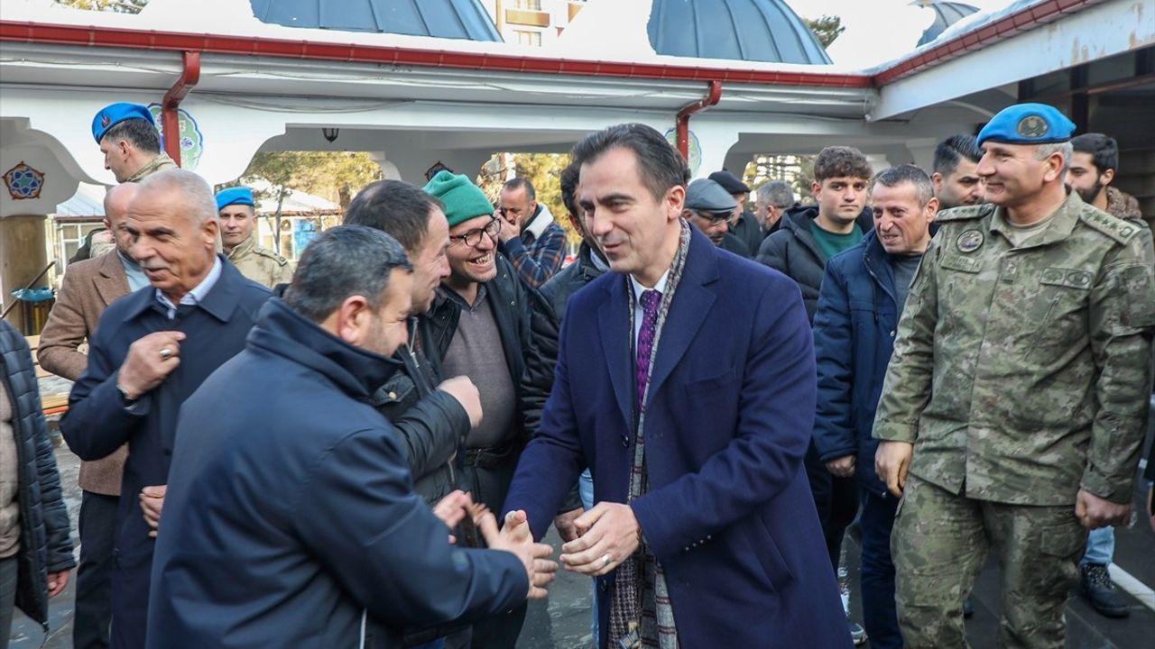Bitlis'te Helikopter Kazasında Şehit Olan Askerler Anıldı