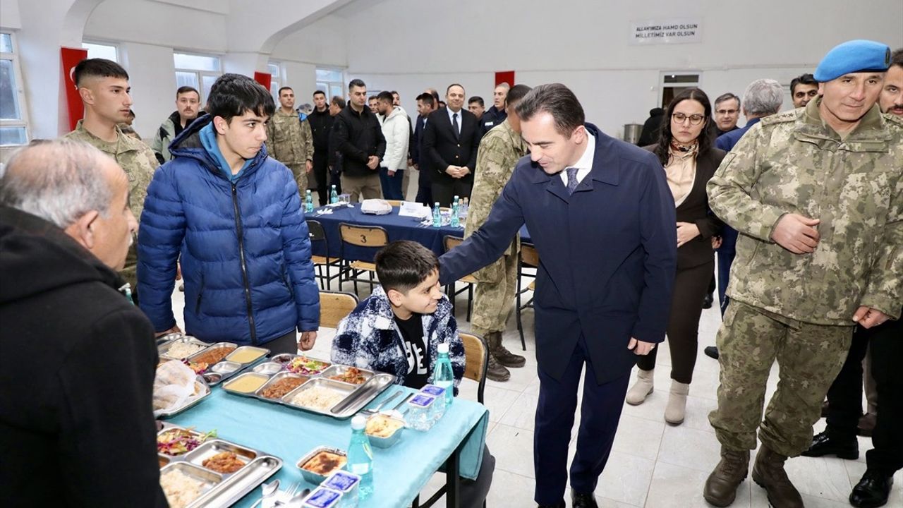 Bitlis'te Şehit Aileleri ve Gazilere İftar Programı Düzenlendi