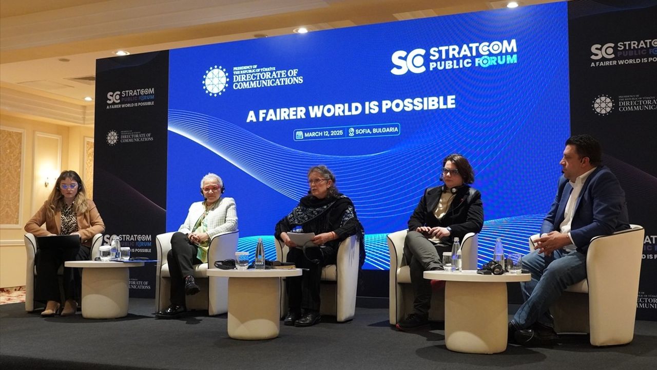 Bulgaristan'da 'Daha Adil Bir Dünya Mümkün' Paneli Düzenlendi