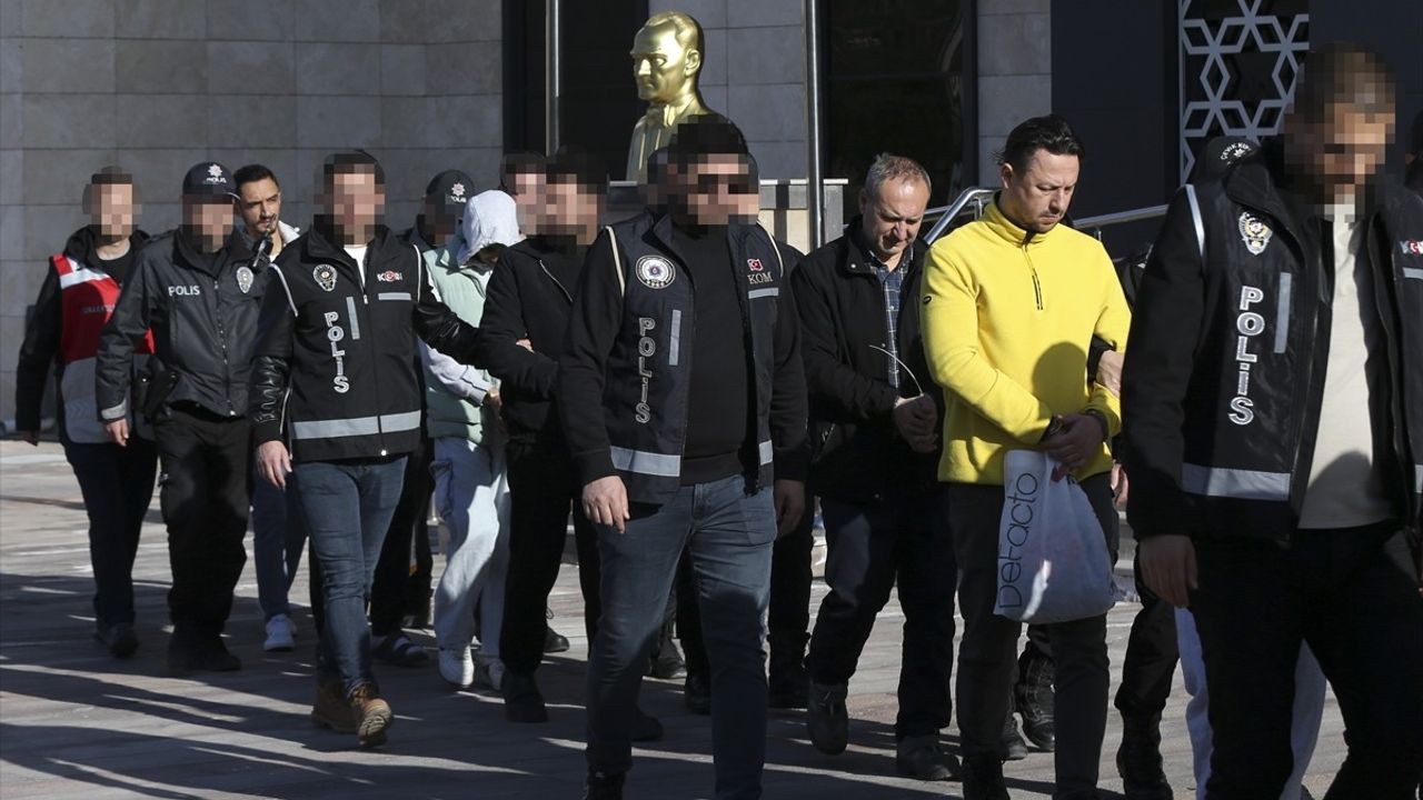 Çanakkale'de Otel Kavgasında 10 Şüpheli Gözaltına Alındı