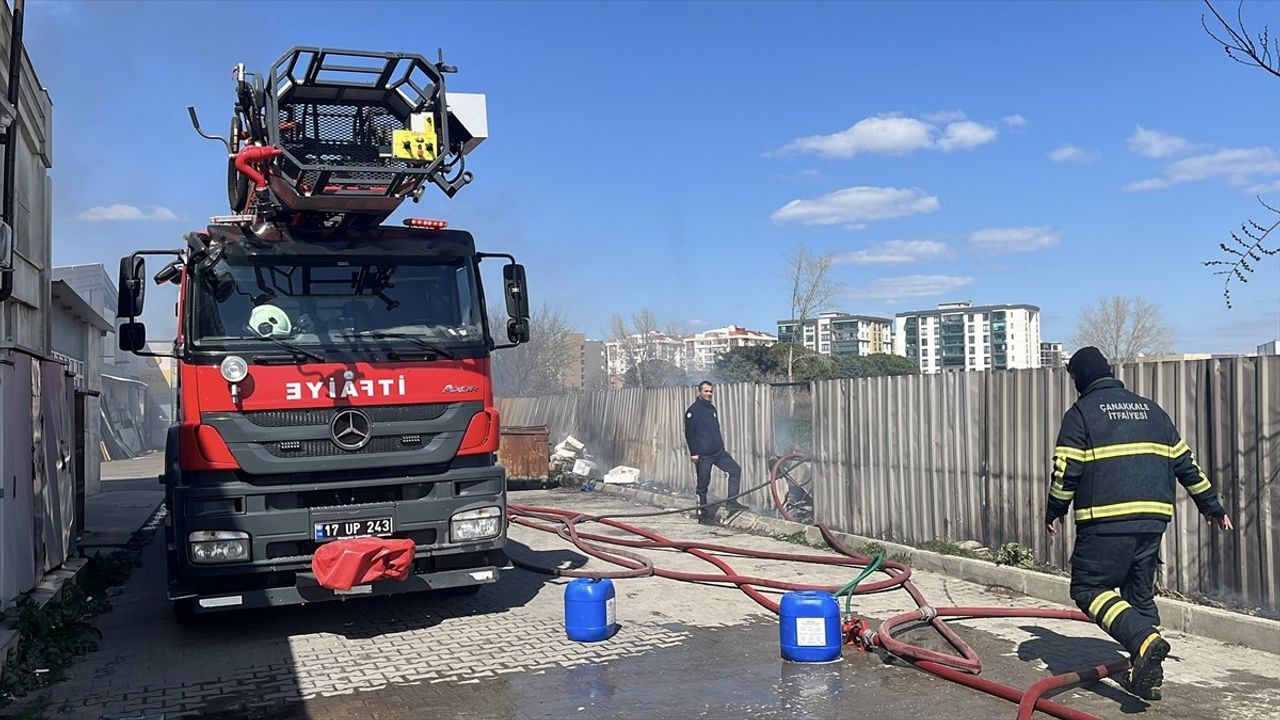 Çanakkale Sanayi Sitesinde Yangın Kontrol Altına Alındı