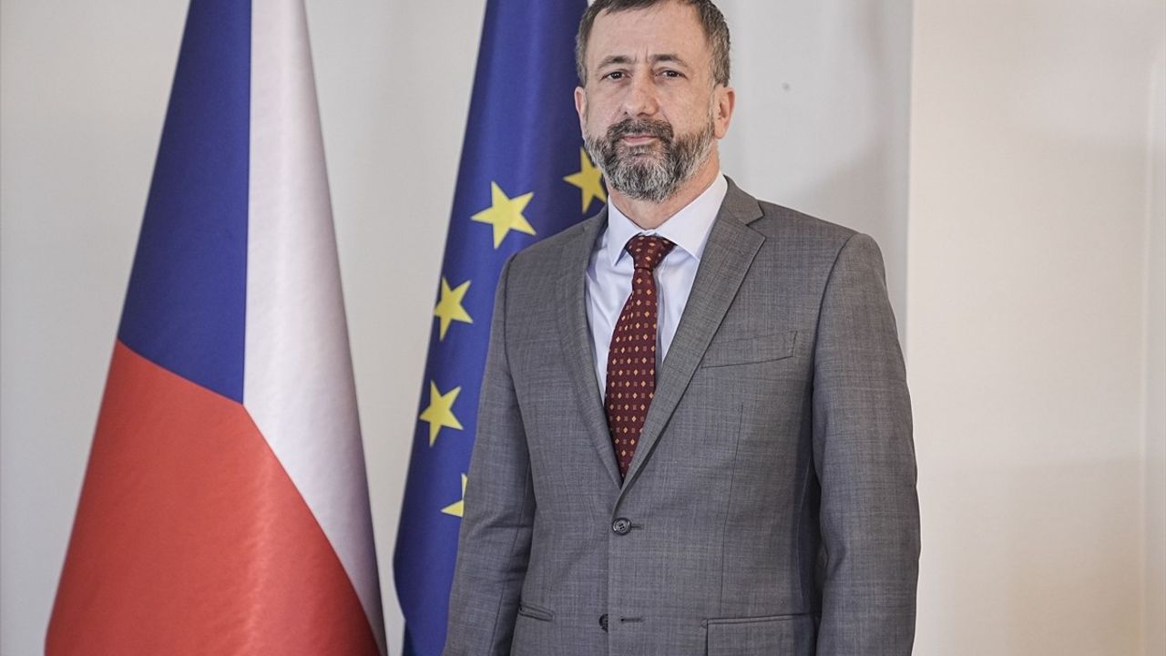 Çekya Büyükelçisi Stepanek: AB Ukrayna'nın Destekçisi Olmaya Devam Edecek