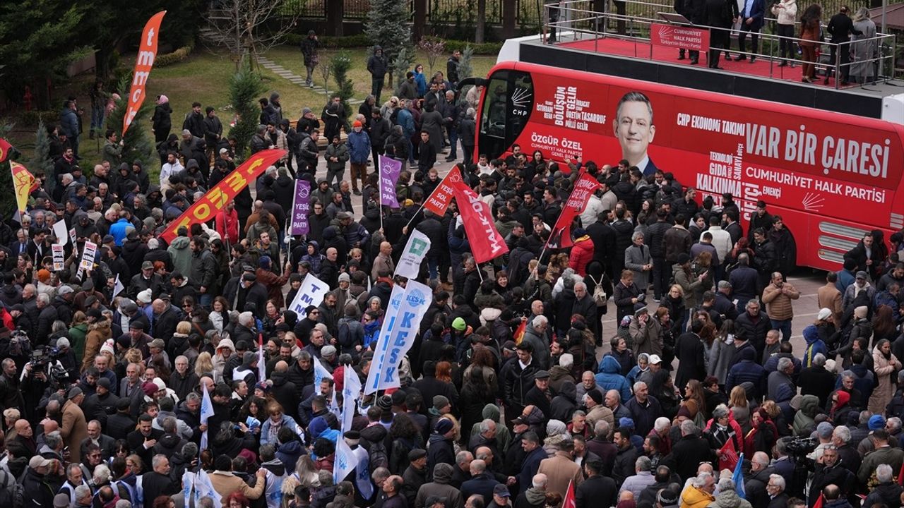 CHP Genel Merkezi'nde İmamoğlu'na Destek Eylemi