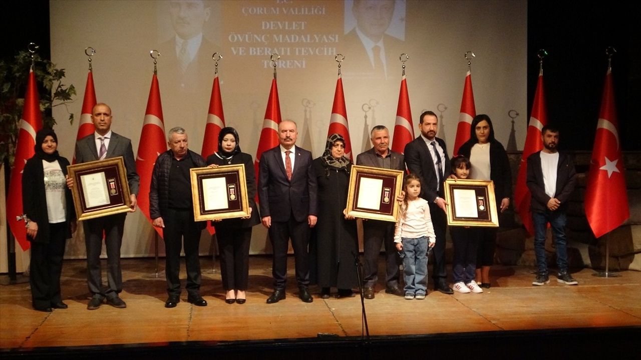 Çorum'da Şehit Yakınları ve Gazilere Devlet Övünç Madalyası Takdimi