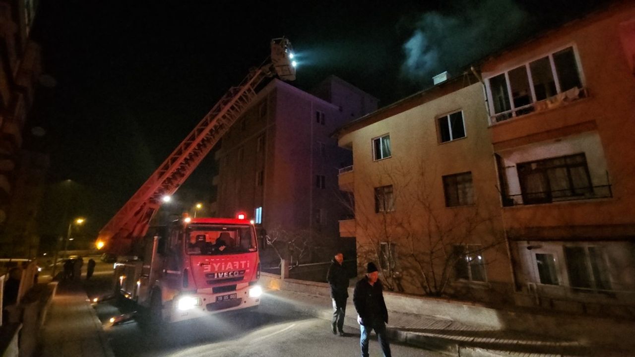 Çorum'daki Apartman Yangınında 10 Kişi Dumandan Etkilendi