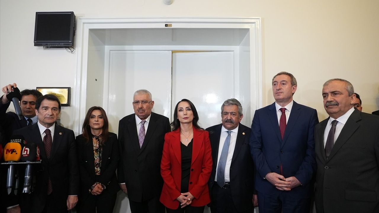 DEM Parti MHP TBMM Grubu'nu Ziyaret Etti