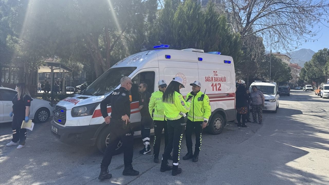 Denizli'de Yangın: Anne ve Oğlu Hastaneye Kaldırıldı