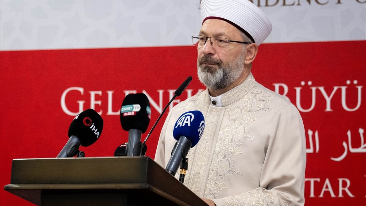Diyanet Başkanı Erbaş'tan İftar Programında Birleşme ve Dayanışma Vurgusu