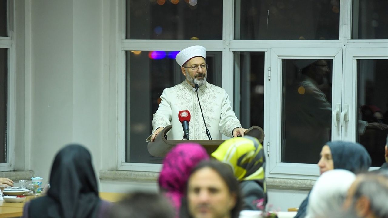 Diyanet Başkanı Erbaş'tan İftar Programında Gazze'ye Destek Vurgusu