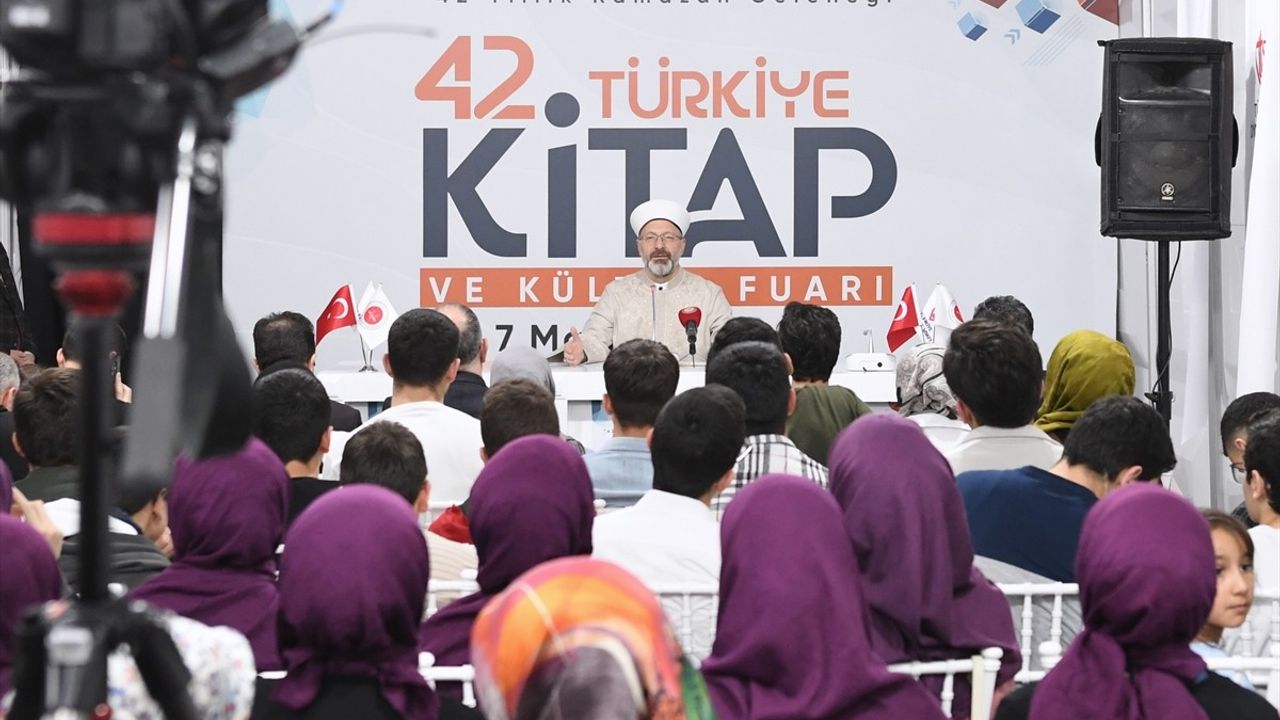 Diyanet Başkanı Erbaş, Türkiye Kitap ve Kültür Fuarı'nda Konuştu