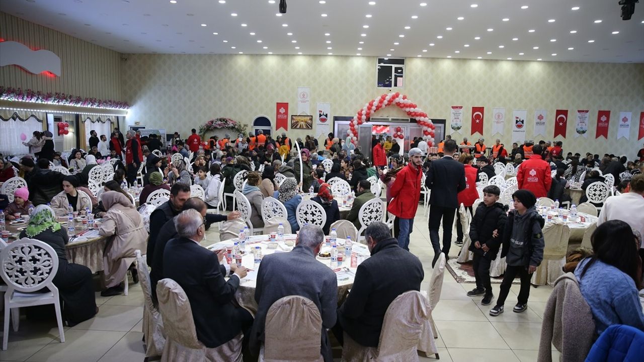 Diyarbakır'da İftar Programı: Sofralarımıza Bereket, Gönüllerimize Merhamet