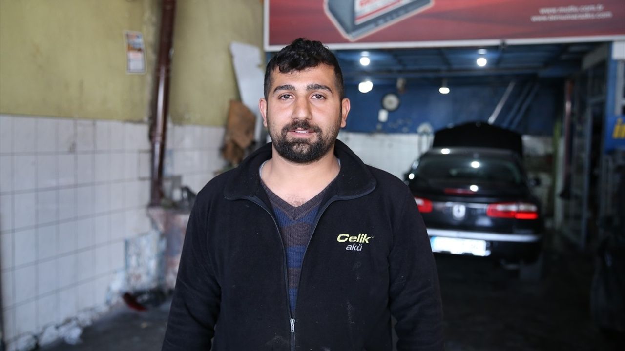 Diyarbakır'daki İş Yerinde Sobada Patlama Anı Güvenlik Kamerasında