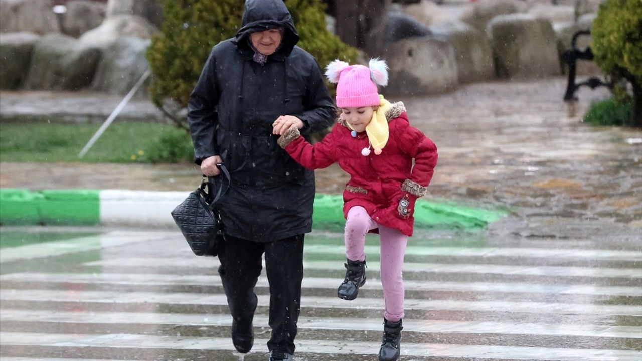 Edirne ve Kırklareli'nde Sağanak ve Dolu Etkileri