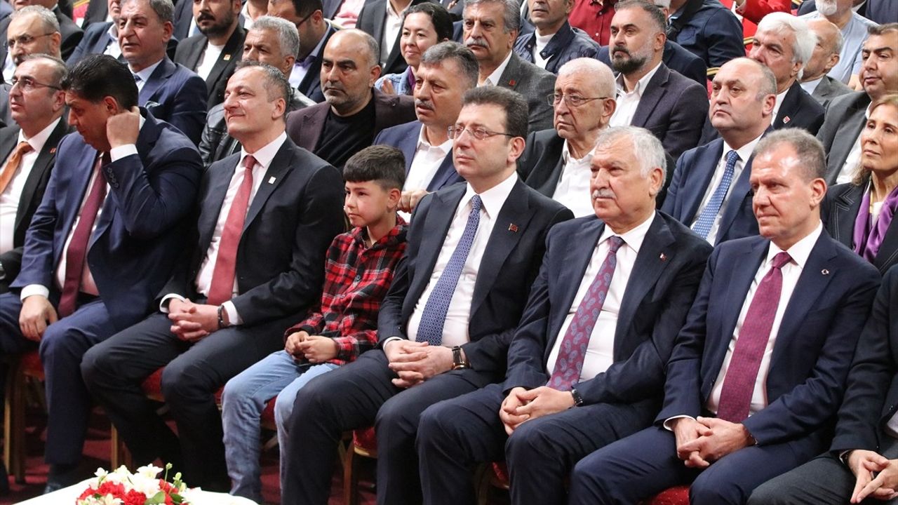 Ekrem İmamoğlu Adana'da Partililere Seslendi