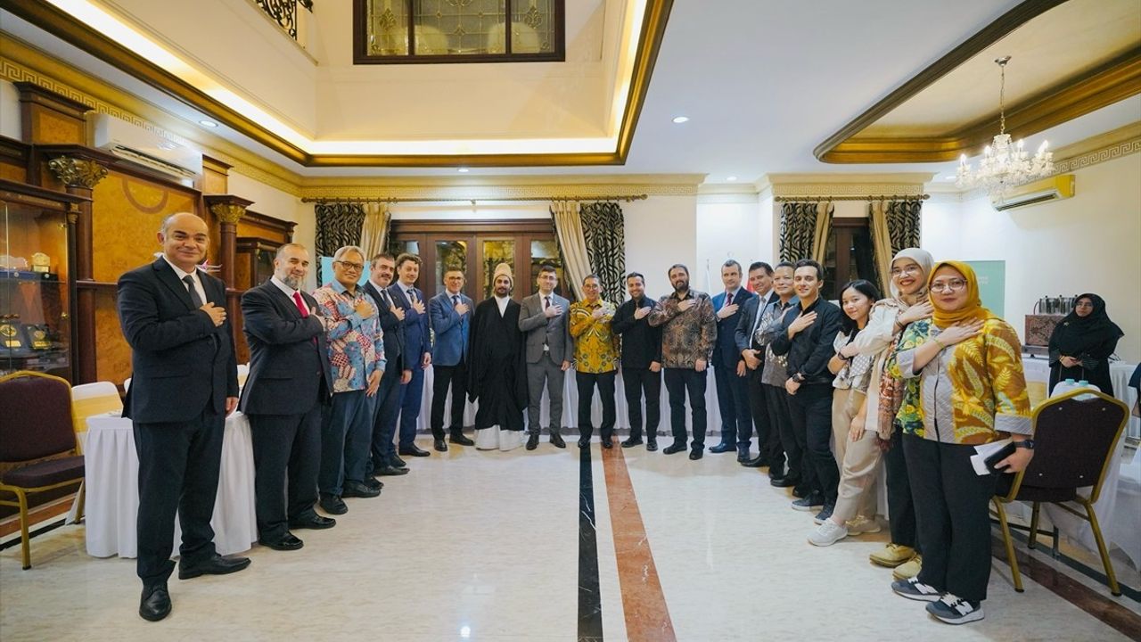 Endonezya Kültür Bakanı Zon, YEE'nin İftar Davetinde