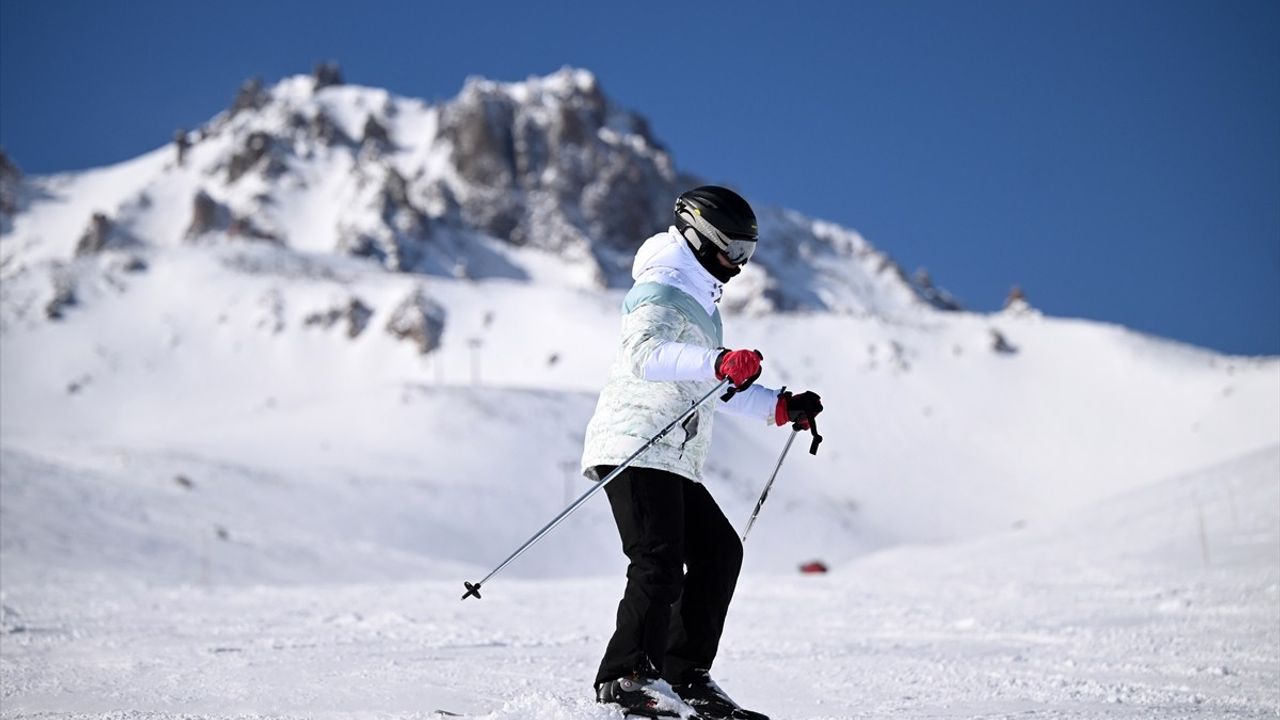 Erciyes'te Kış Sporları Keyfi