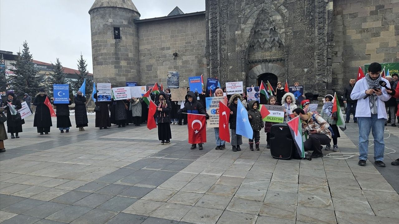 Erzurum'da Sağlık Çalışanlarından Gazze'ye Destek Yürüyüşü